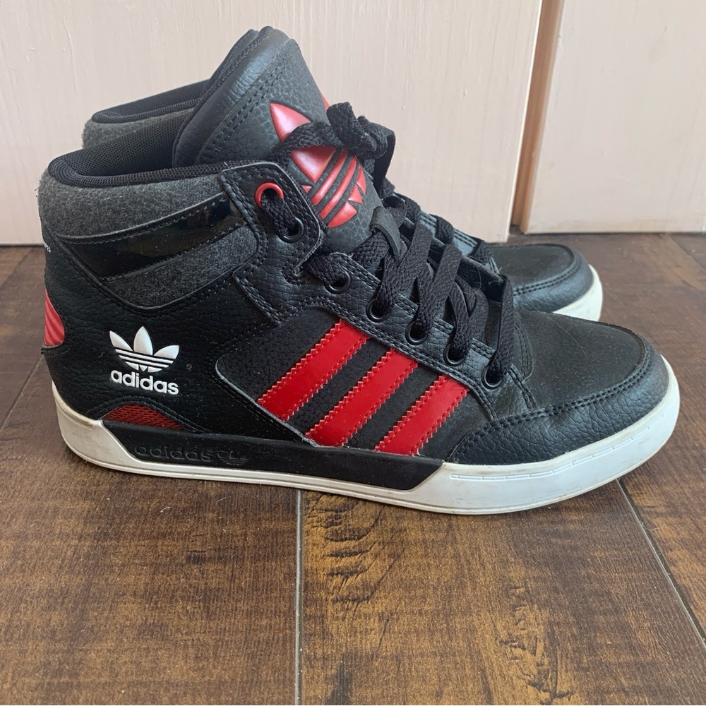 Adidas Women’s Black and Red High-Tops Athletic Shoe Unisex Sneakers